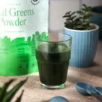 Vital Greens Spirulina, spenót, matcha, búzafű és még négy növény egy pohárban.